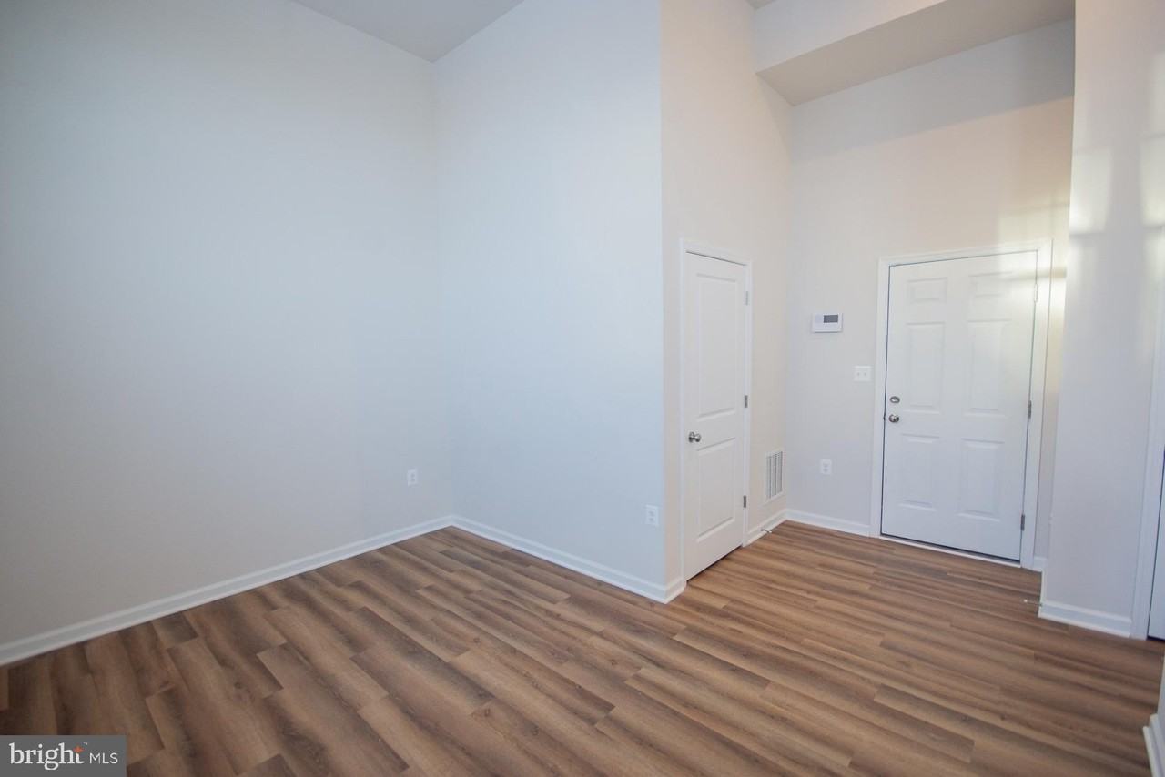 10 Capitol Mews - Photo 7 of 50