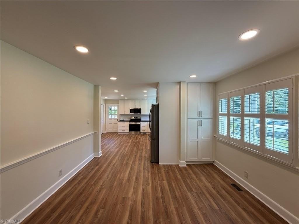 638 N Stratford Rd - Photo 6 of 26