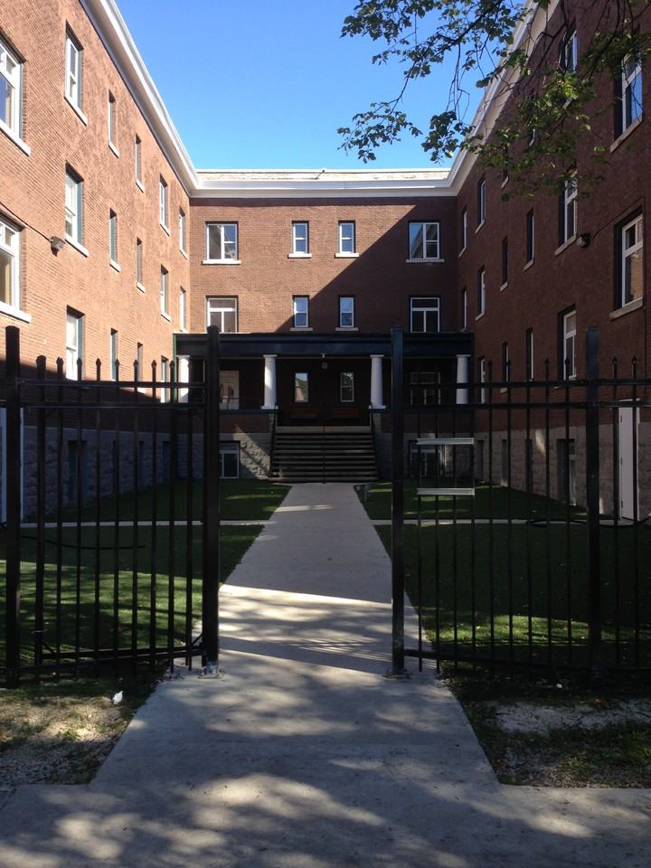 Thelmo Mansions - Photo 2 of 42