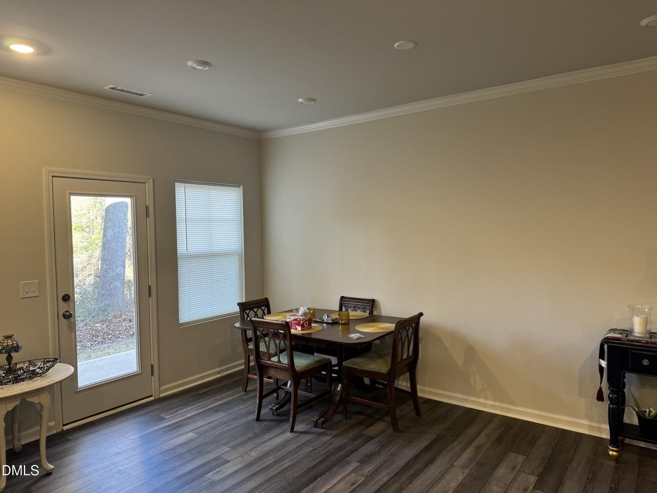 237 Peebles Dr - Photo 5 of 21