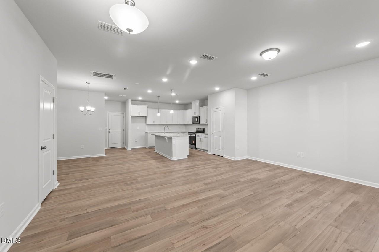 264 Fosterton Cottage Way - Photo 4 of 36