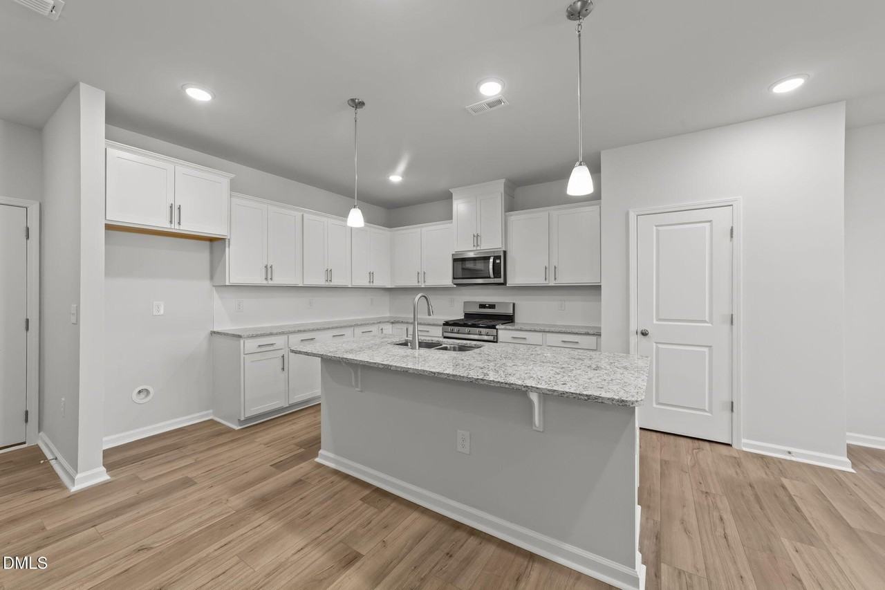 264 Fosterton Cottage Way - Photo 6 of 36