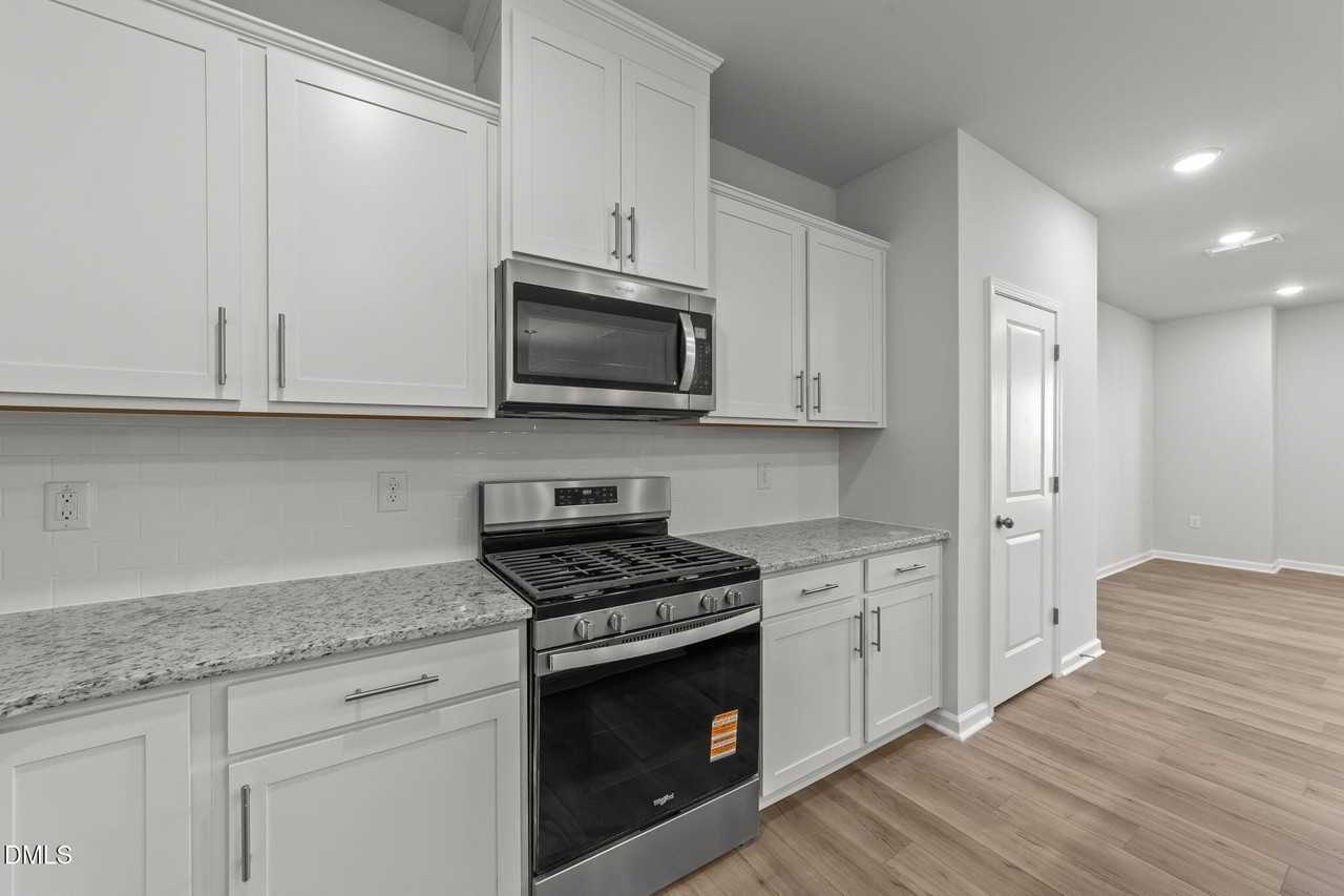 264 Fosterton Cottage Way - Photo 7 of 36