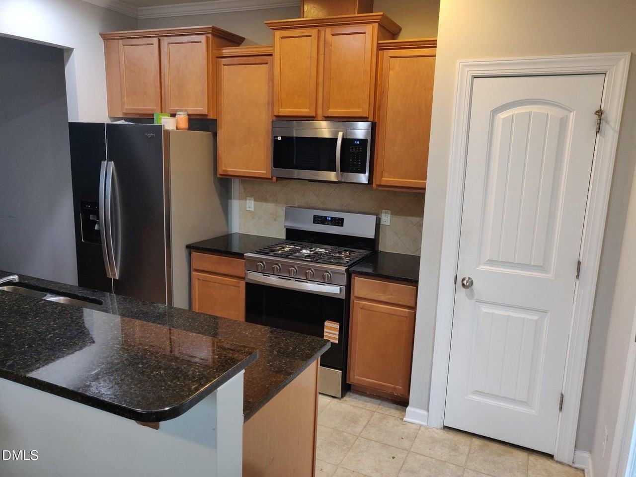 1024 Dawson Creek Rd - Photo 5 of 28