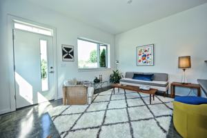 featured image of 525 E 15th St