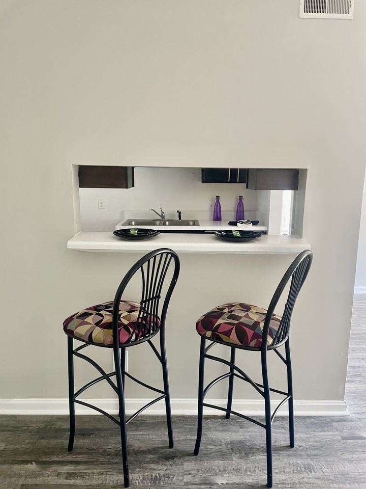 Sharonridge Apartments - Photo 6 of 38