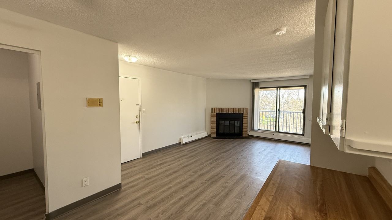 Castleview - Photo 5 of 40