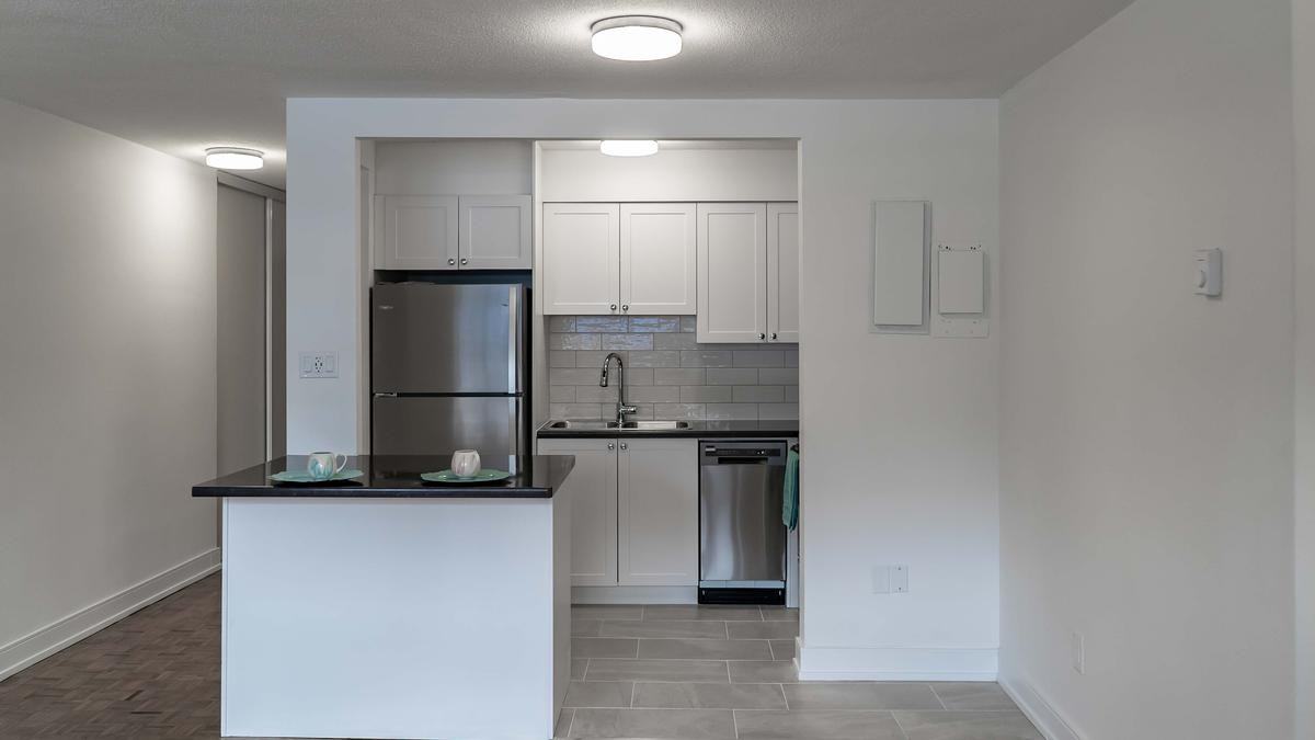 490 Nelson Avenue - Photo 3 of 23