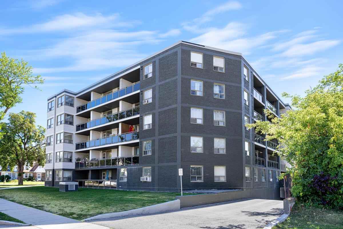 490 Nelson Avenue - Photo 4 of 23