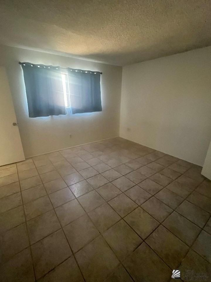 1424 E Sunset C E SUNSET CT - Photo 3 of 10