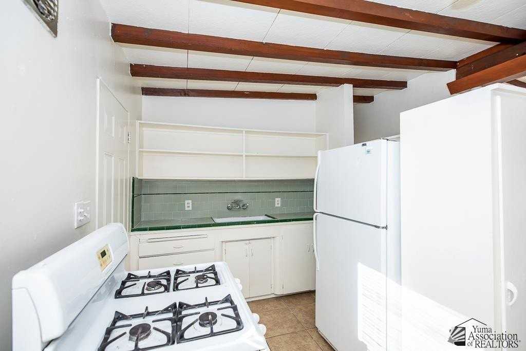 678 S Orange Ave - Photo 7 of 14