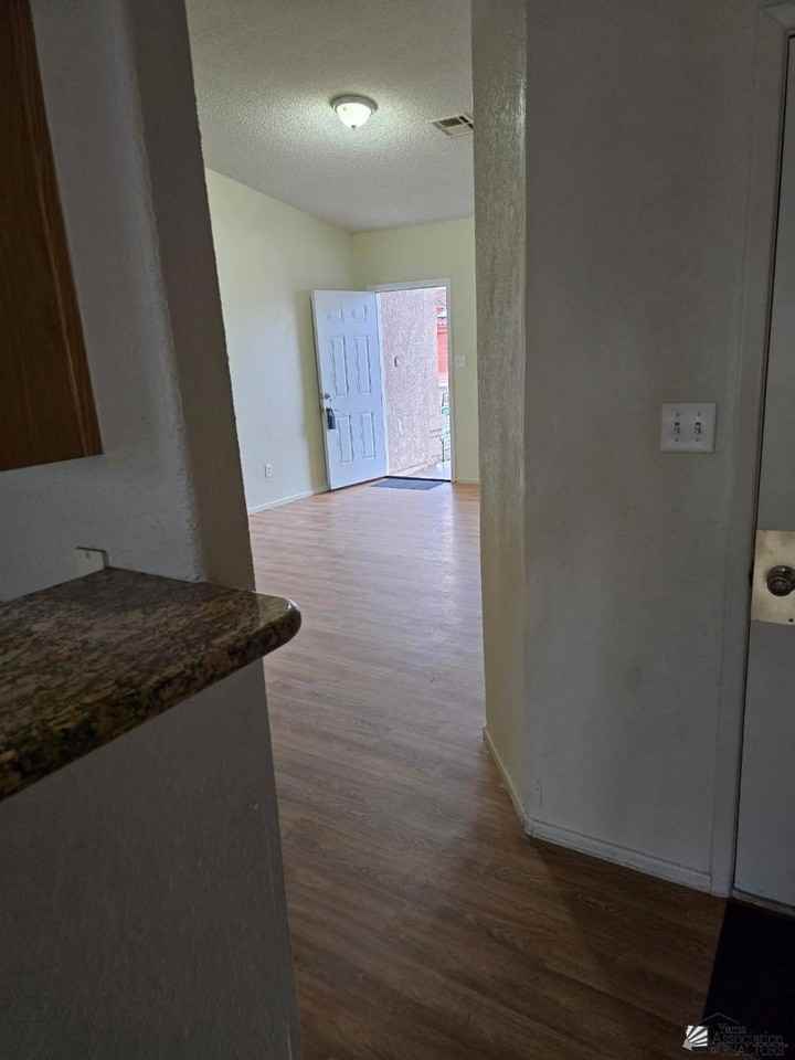 11239 E 24th Pl - Photo 4 of 6