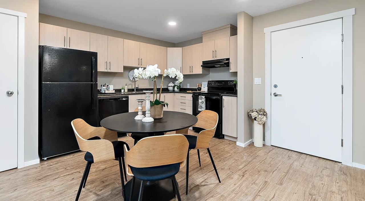 Suncrest Apartments - Photo 7 of 12