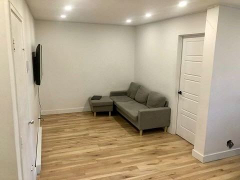 2090 Rue Wellington - Photo 4 of 18