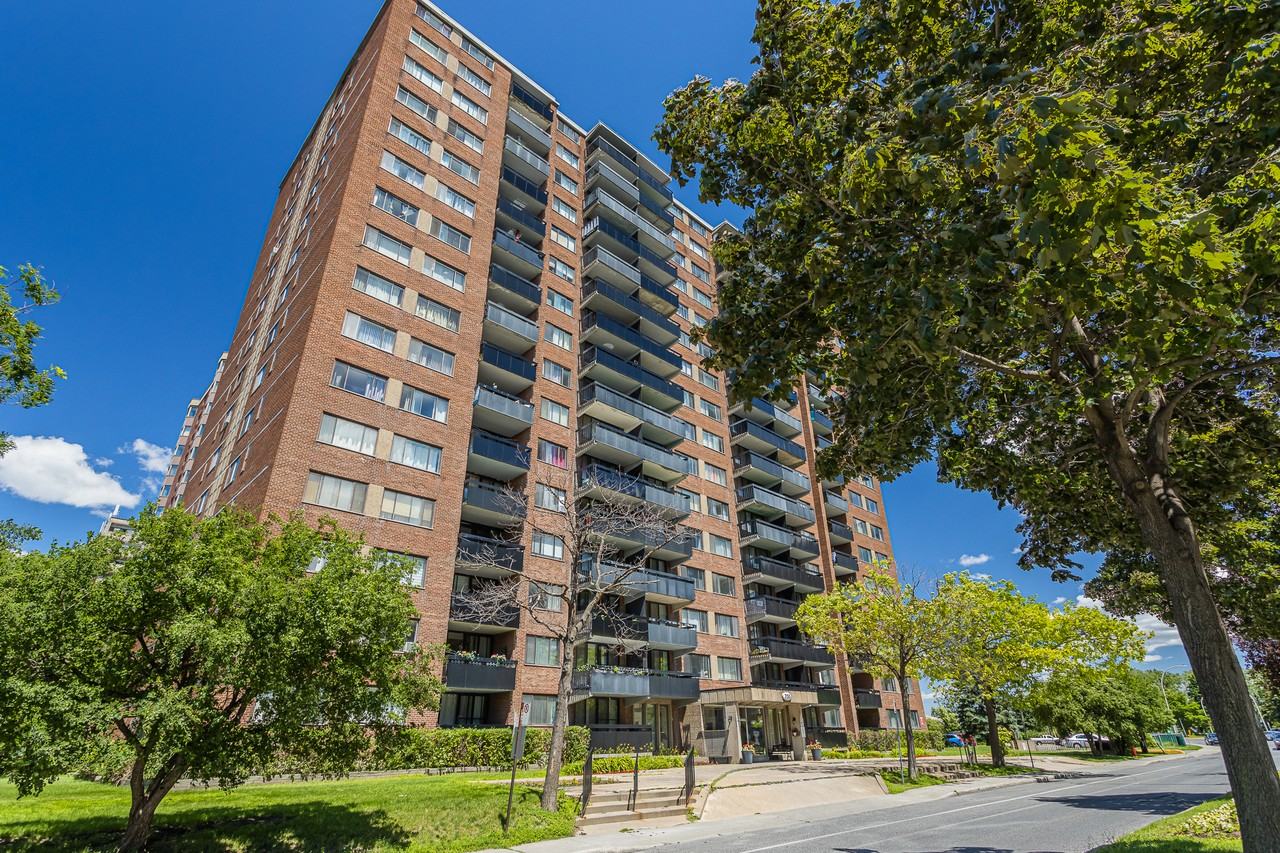 755 Montpellier - Photo 2 of 7