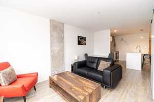 featured image of 3075 Devonshire Ave