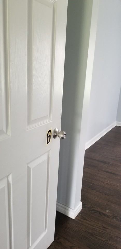 196 Rifle Range Road, Rooms for Rent - Photo 6 of 23