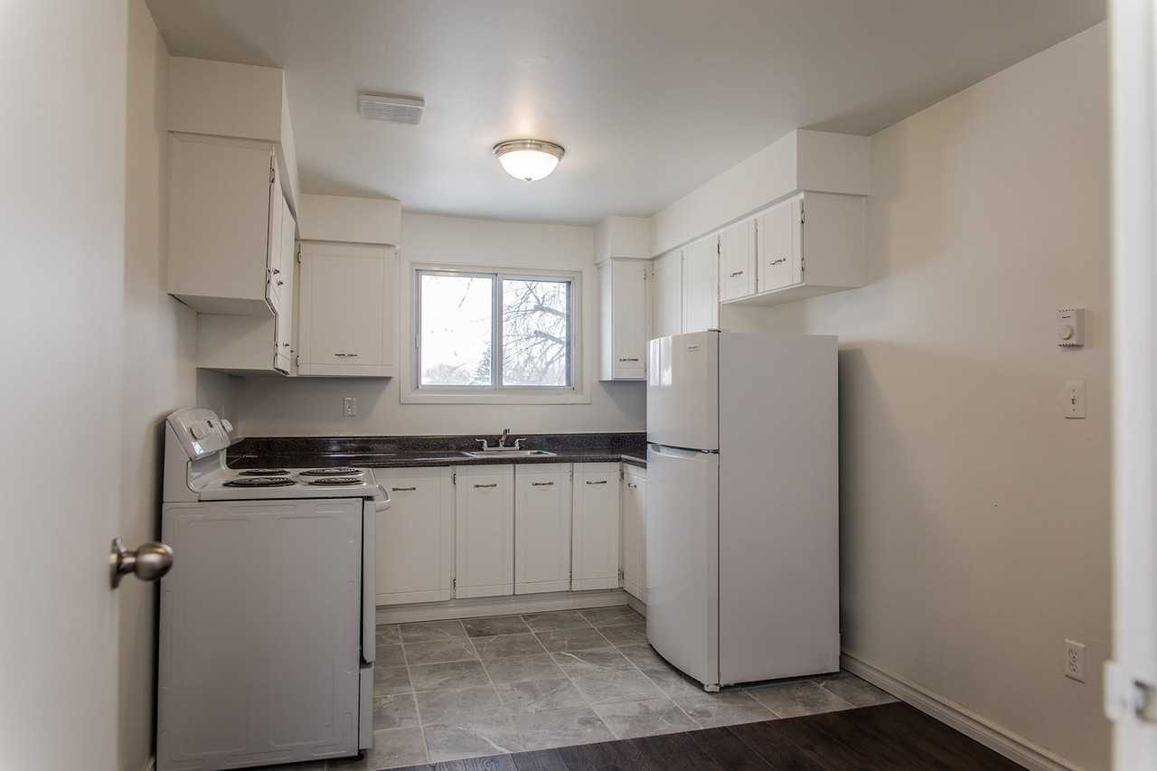 Kensington Manor - Photo 4 of 32