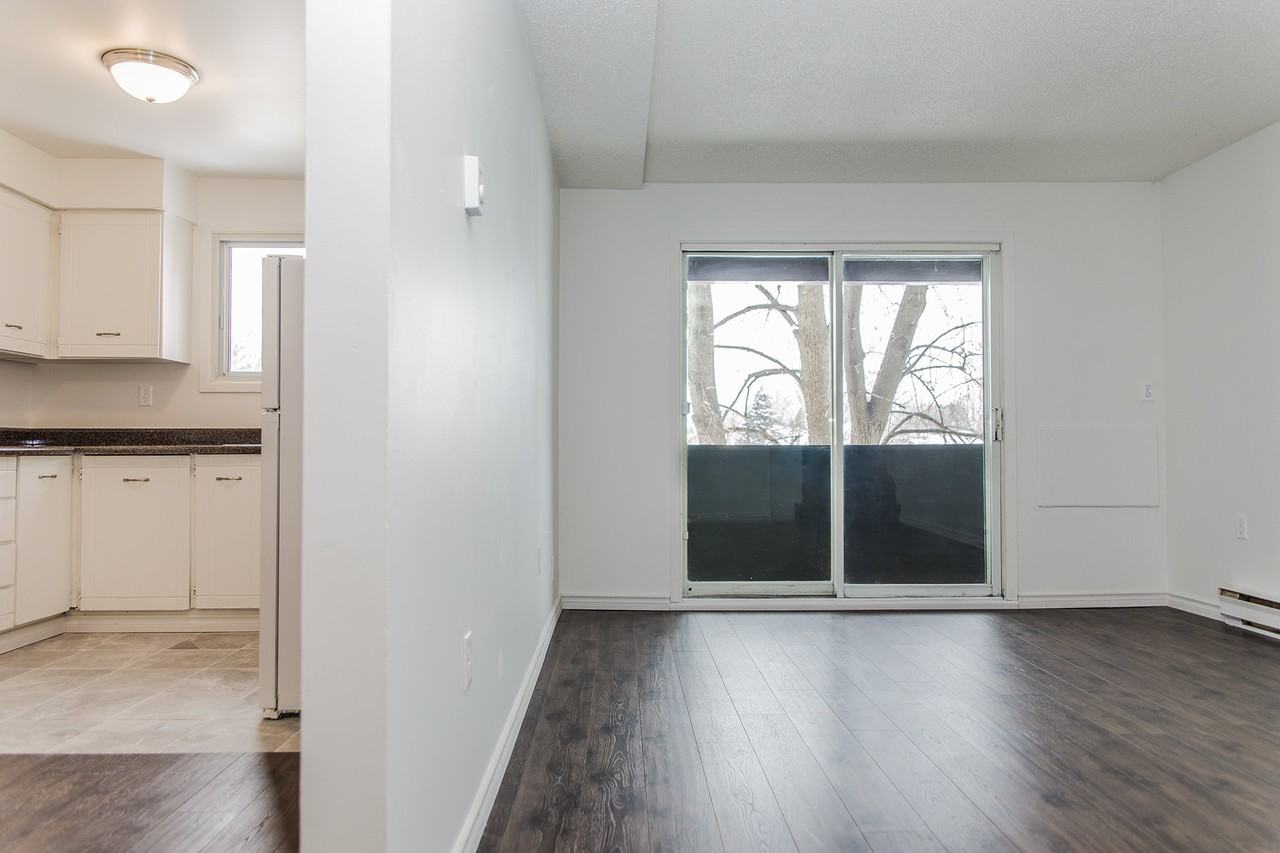 Kensington Manor - Photo 6 of 32