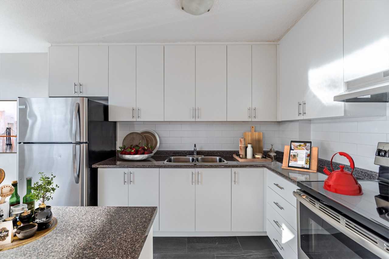 Royal Heights Apartments - Photo 5 of 16