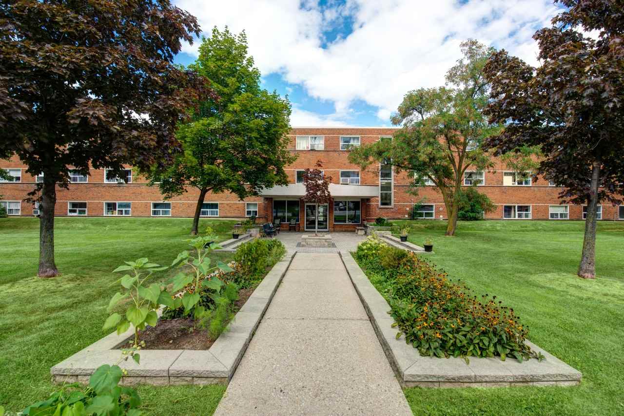 Hawk Suites - Photo 2 of 33