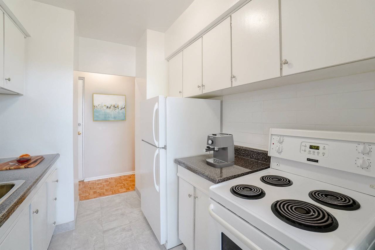 Redhill Tower - Photo 7 of 32