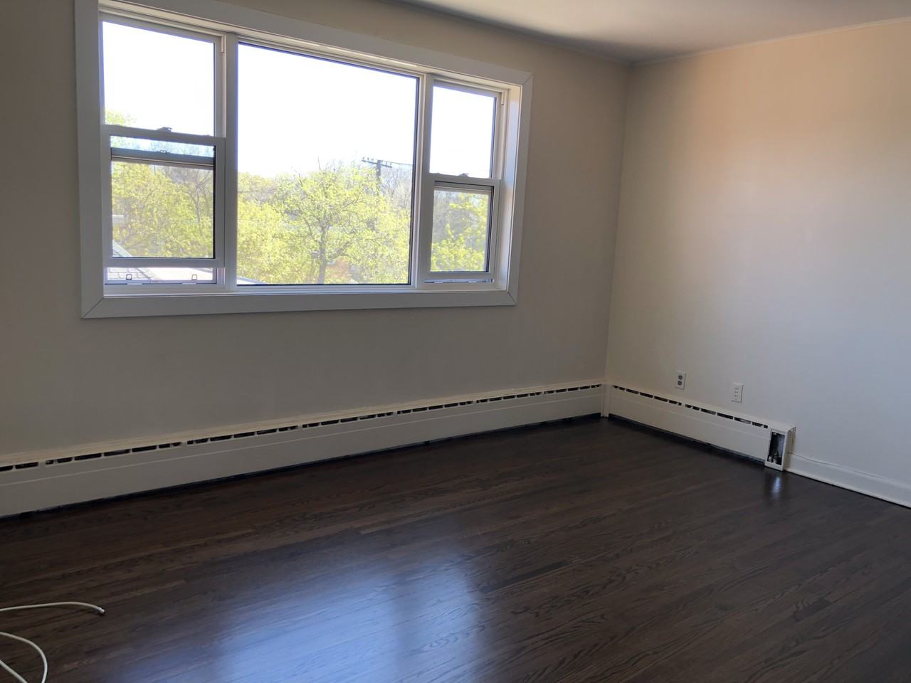 Henshire Apartments - Photo 6 of 11