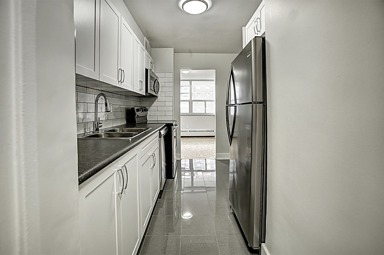 10 Yorkwoods Gate - Photo 4 of 10