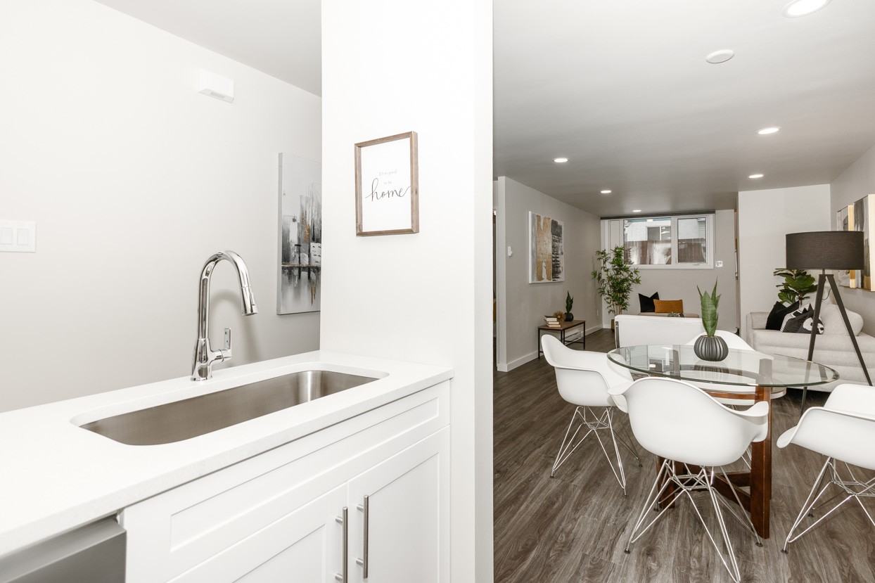 Molson Gardens - Photo 3 of 50