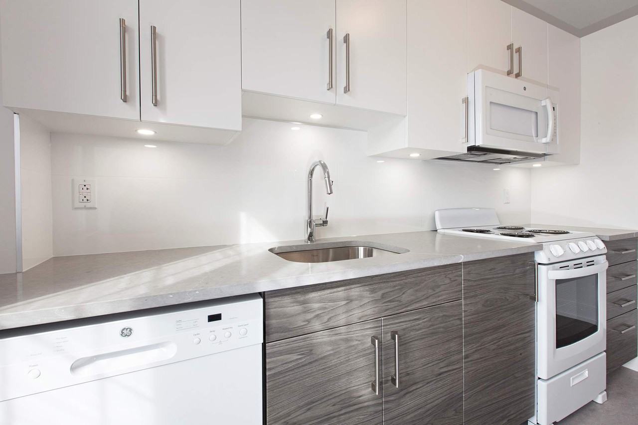 6878 Sherbrooke - Photo 5 of 19