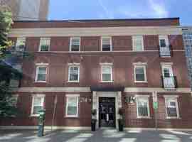 featured image of 214 Gloucester St