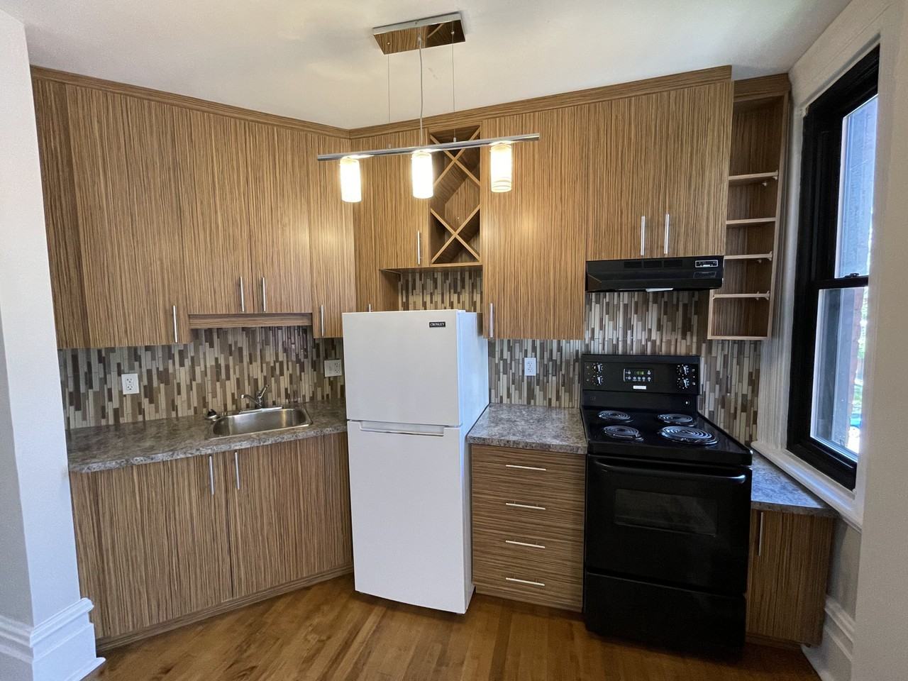 328 Frank St. - Photo 7 of 16