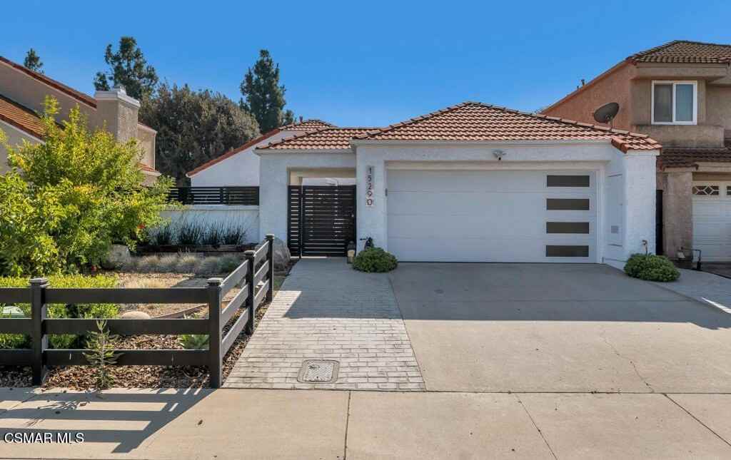 15290 Bambi Ct - Photo 3 of 47