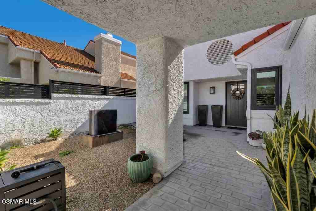 15290 Bambi Ct - Photo 6 of 47