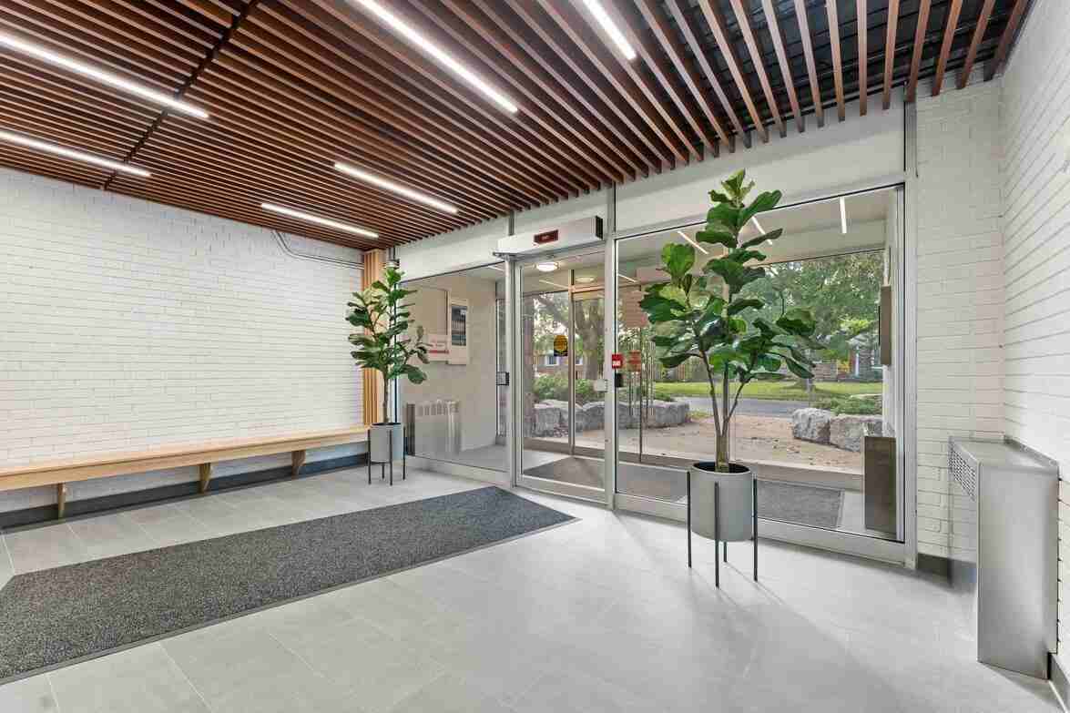 14, 16 Westdale Drive - Photo 2 of 34