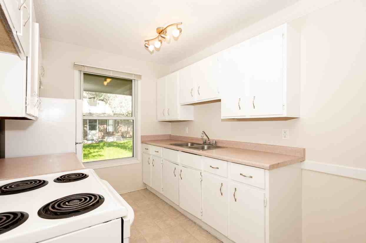 75 Oak Park Walk - Photo 3 of 28