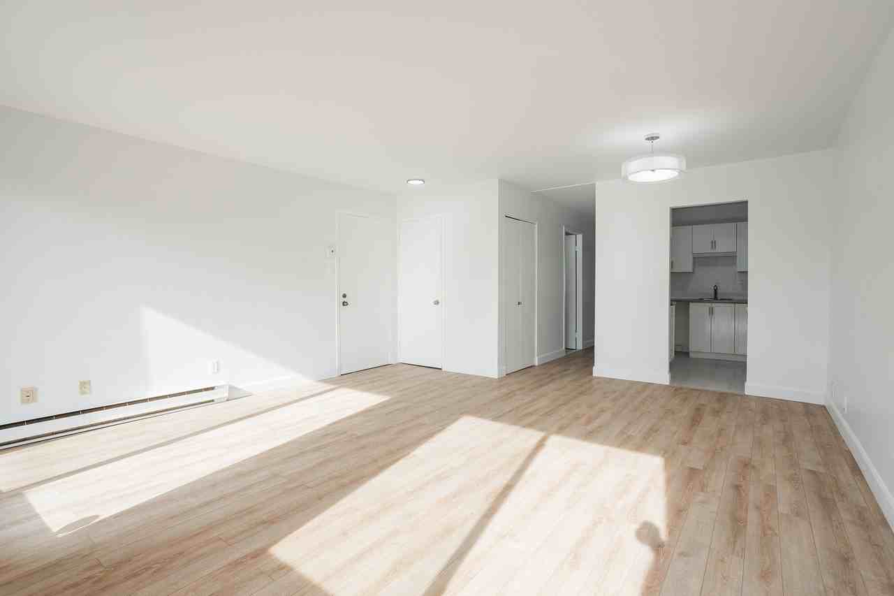 25-35 Chemin Richelieu - Photo 7 of 15