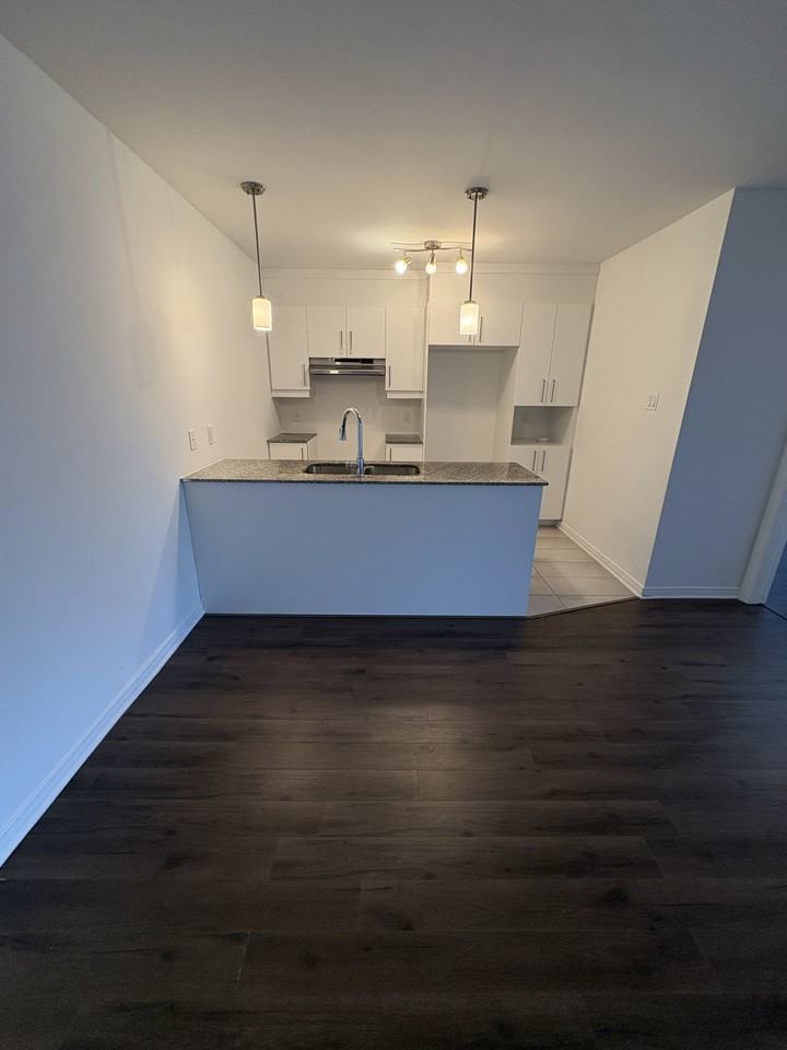 139 BRITANNIA - Photo 3 of 7