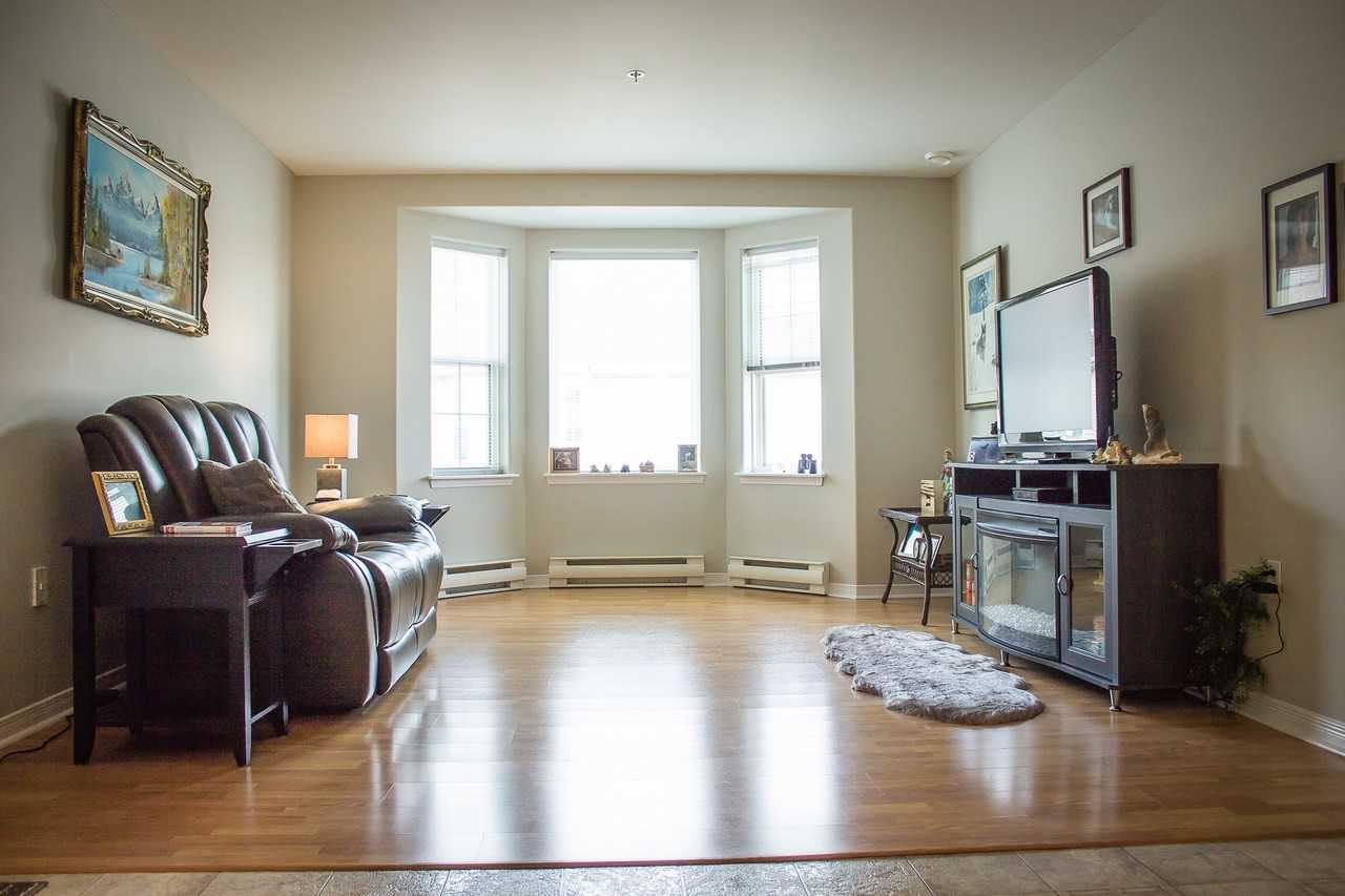 112 Murphy - Photo 7 of 18