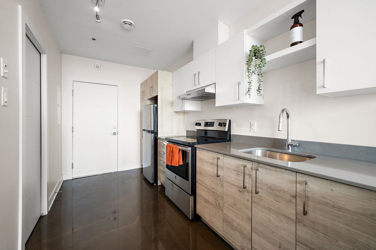 1428 Overdale - Photo 3 of 32