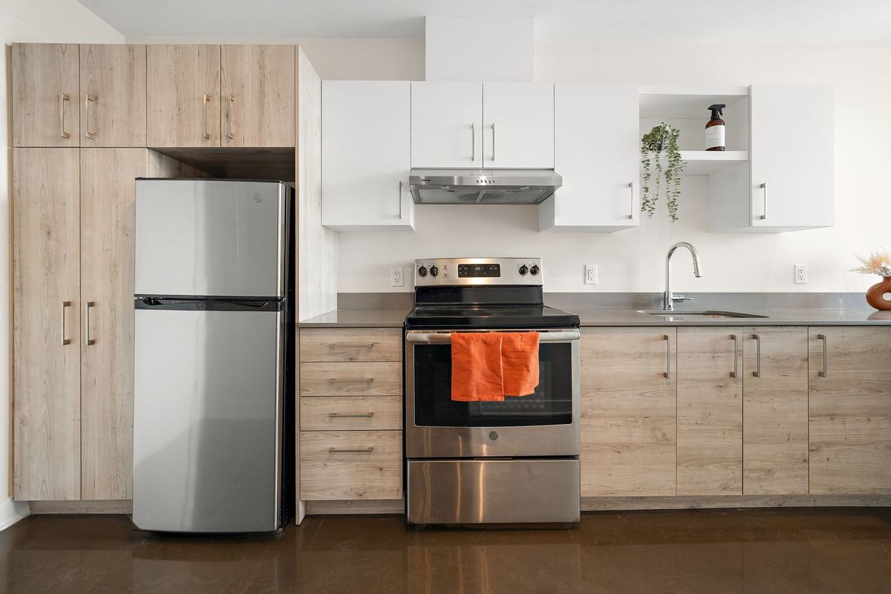 1428 Overdale - Photo 4 of 32