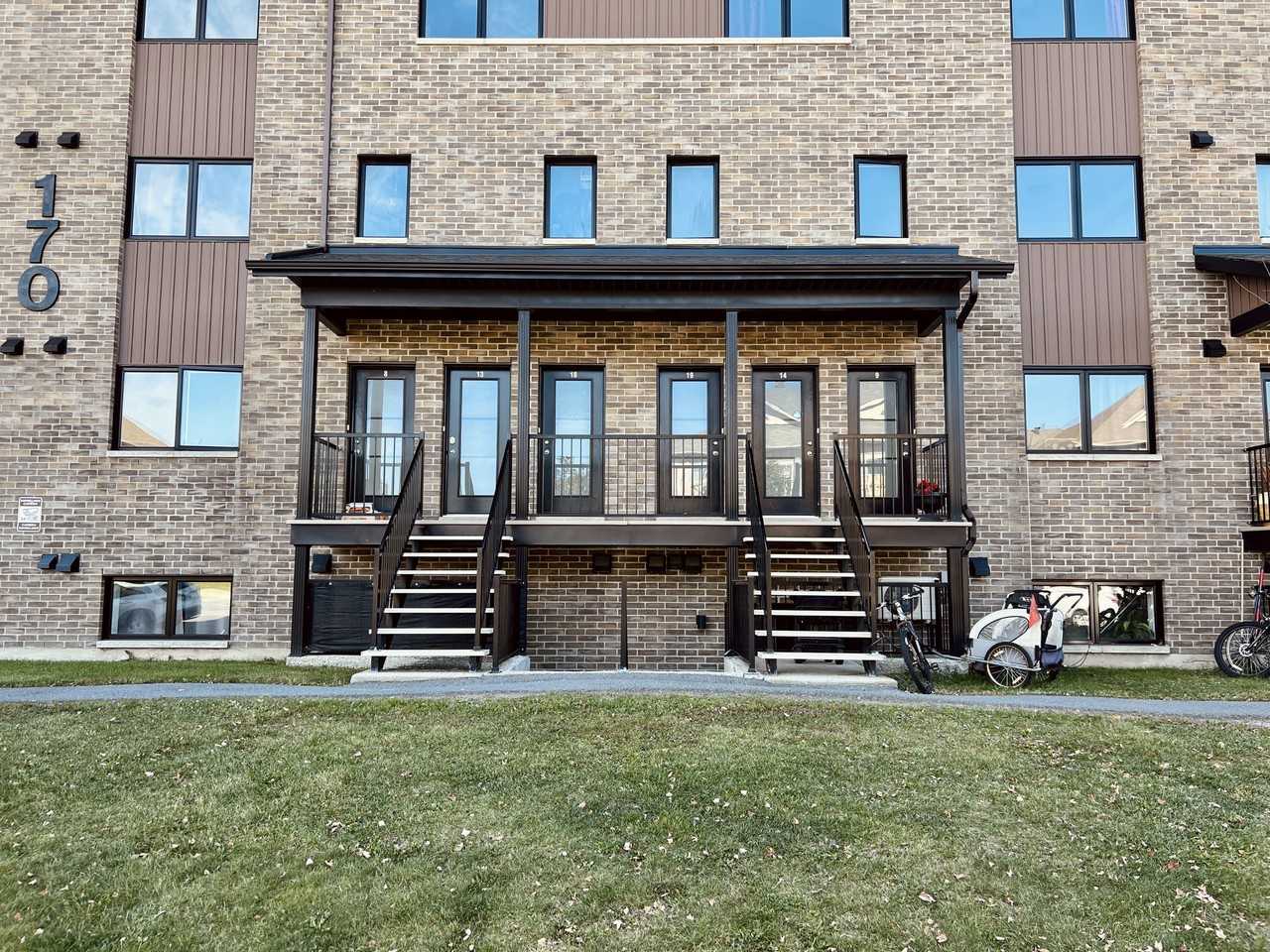 160/170 Rue de la Fabrique - Photo 2 of 7