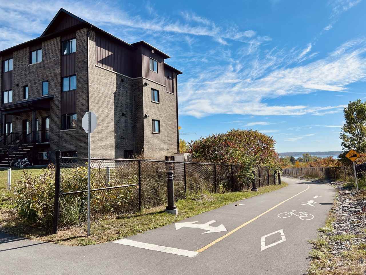 160/170 Rue de la Fabrique - Photo 4 of 7