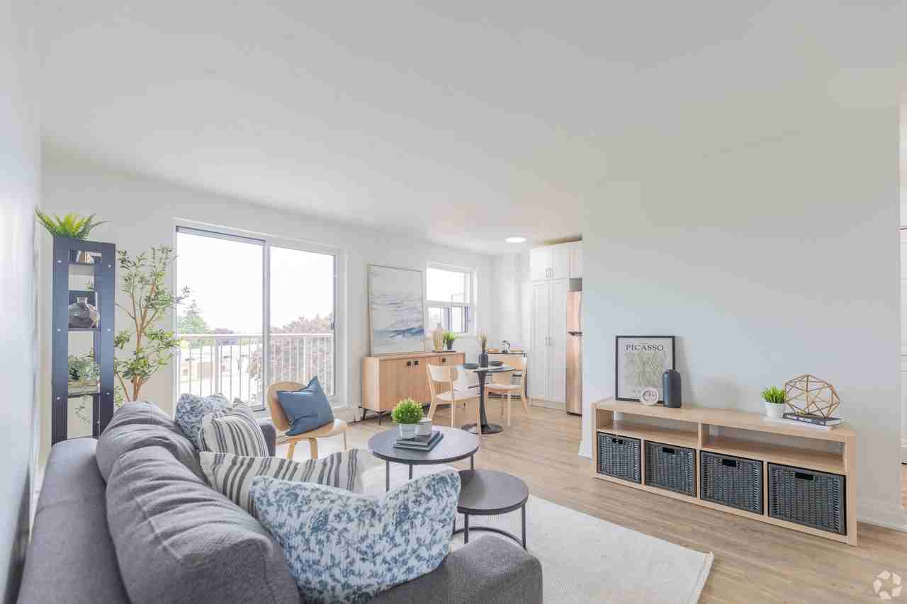 718 Lawrence Road - Photo 2 of 12