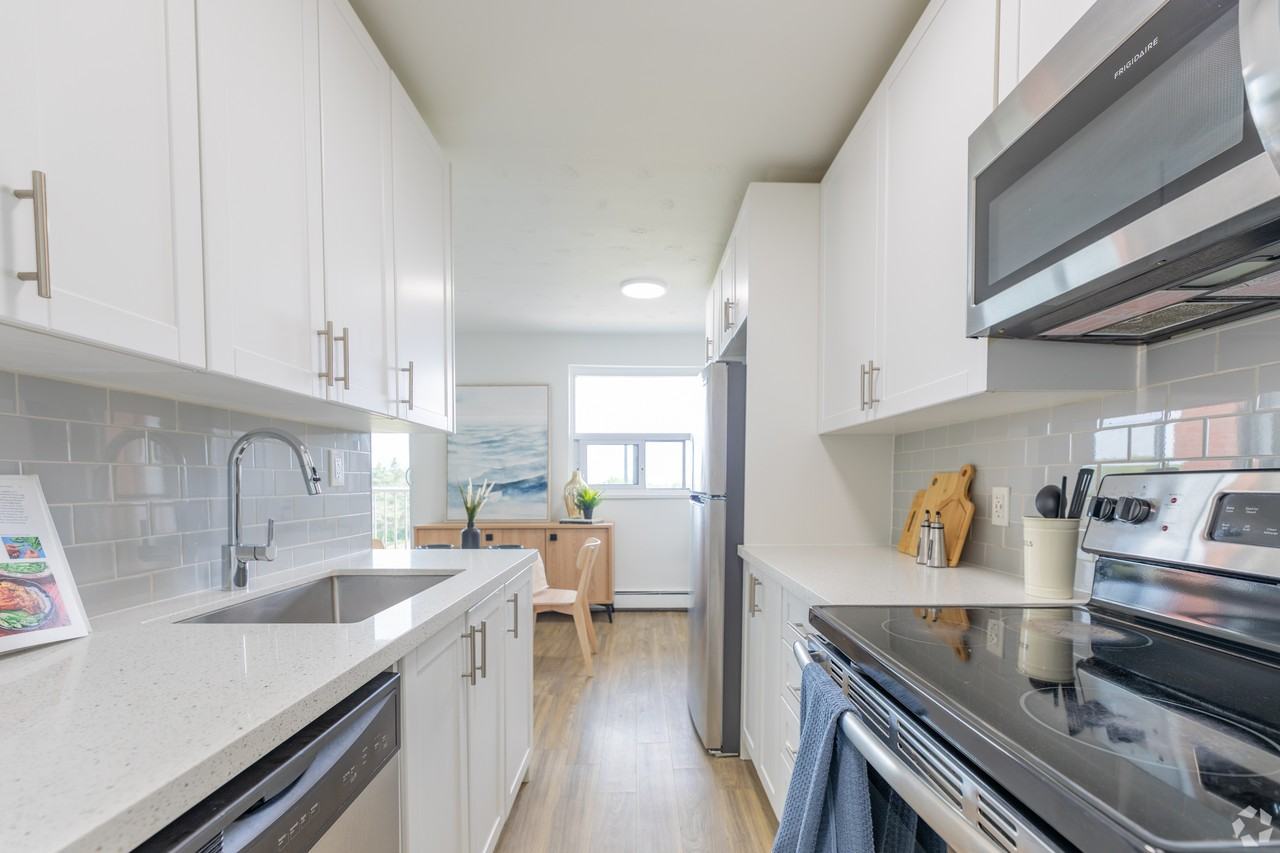 718 Lawrence Road - Photo 4 of 12