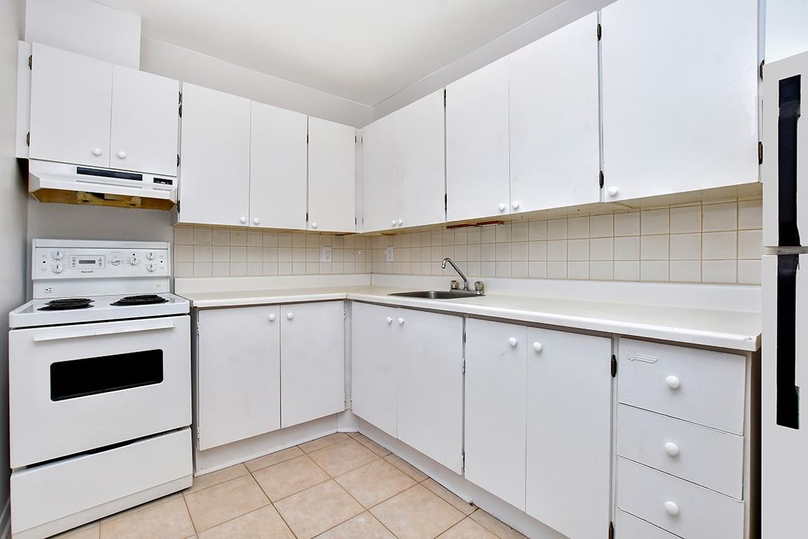 456 McArthur Avenue Apartments - Photo 4 of 9