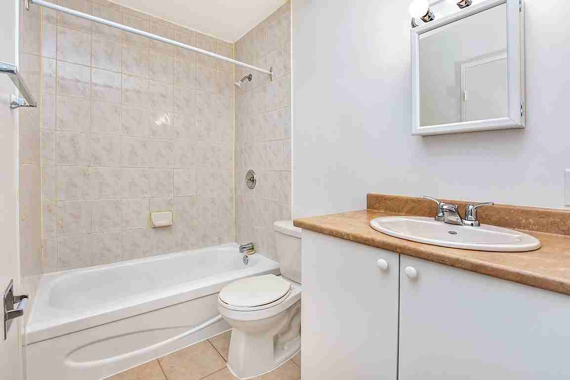 456 McArthur Avenue Apartments - Photo 5 of 9