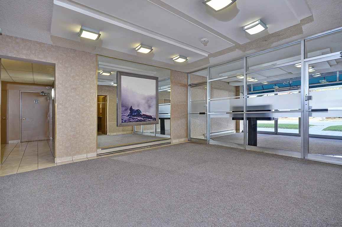 456 McArthur Avenue Apartments - Photo 7 of 9