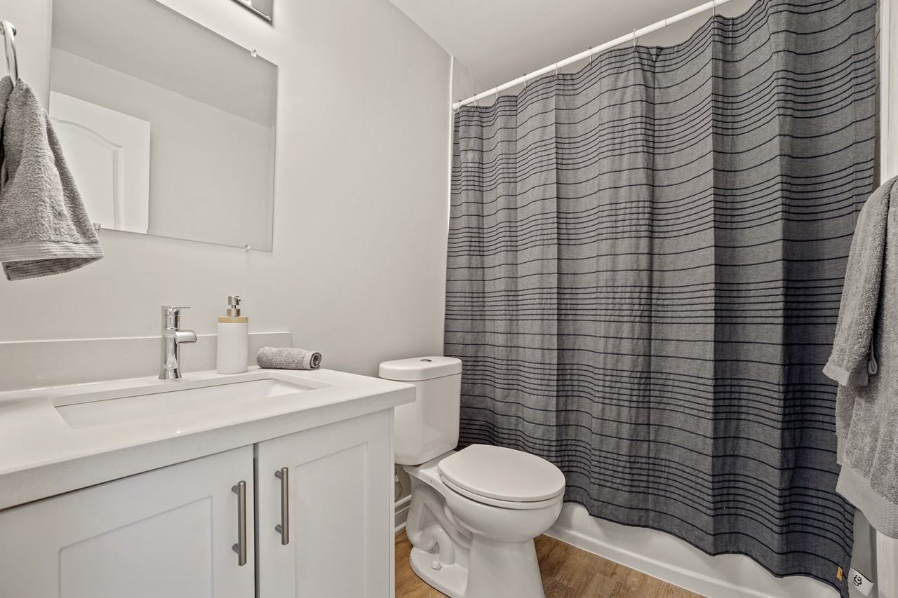 977 Mohawk Road East - Photo 7 of 8