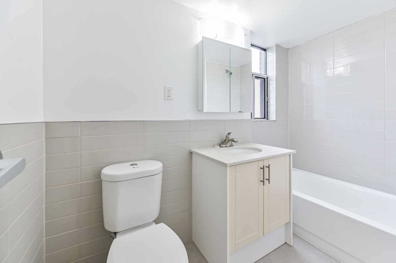 250 St. George - Photo 5 of 11